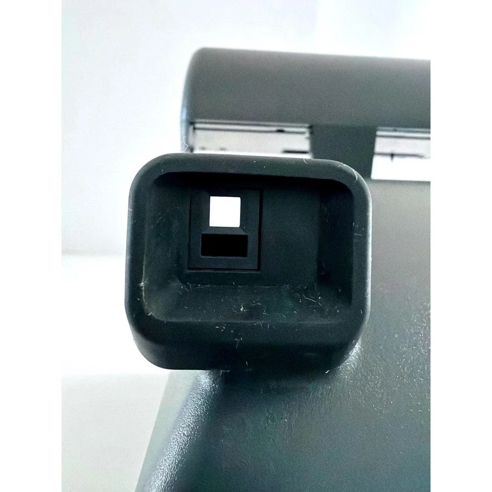 Vintage Polaroid OneStep CloseUp 600 Instant Film Camera 90s era Point and Shoot